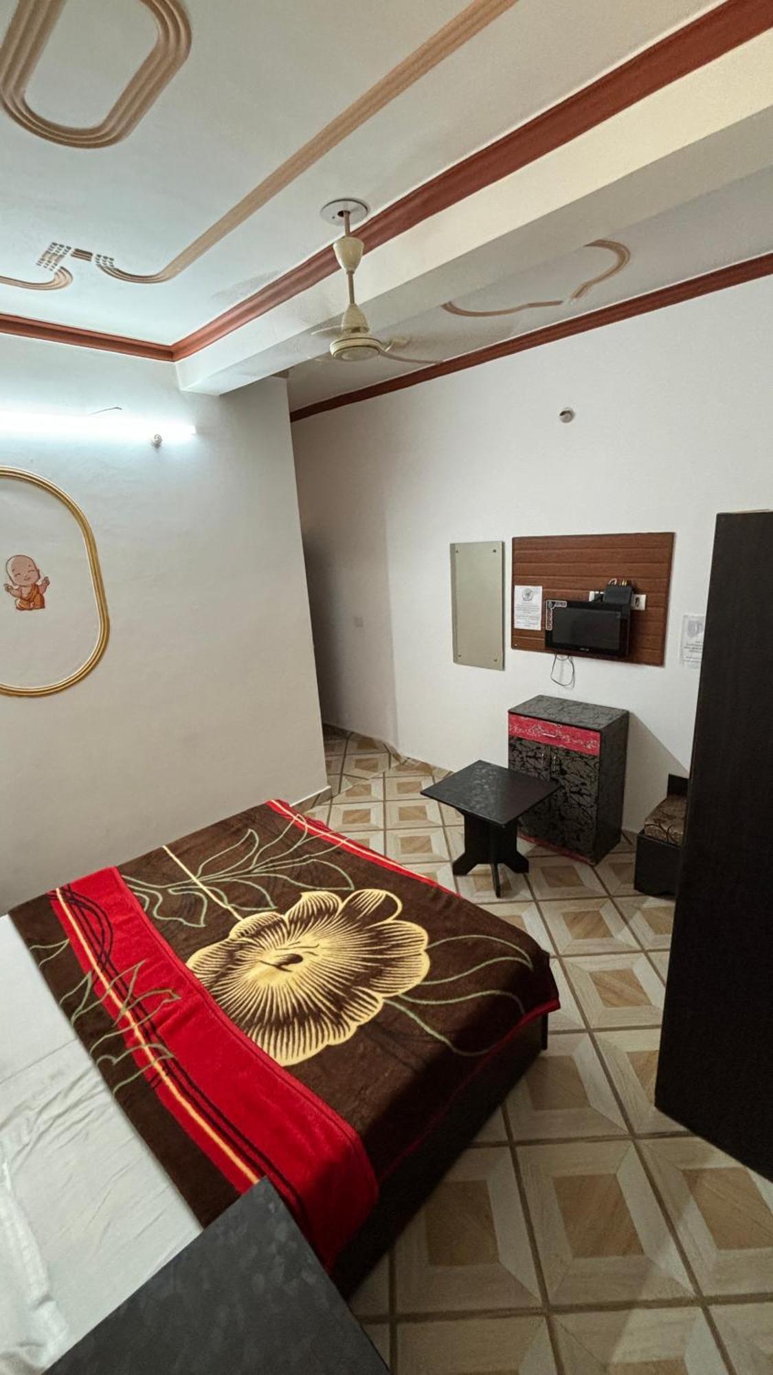 Sattva Cafe And Motel Rishīkesh Exterior foto